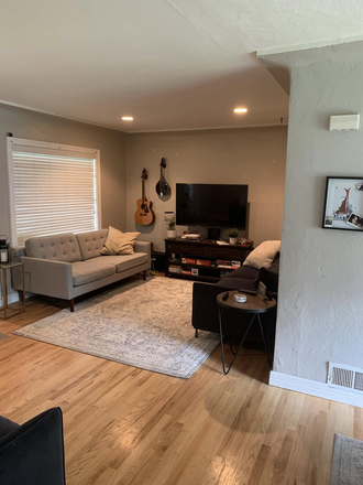 living room - Room open in 4br/2ba house $1000/mo