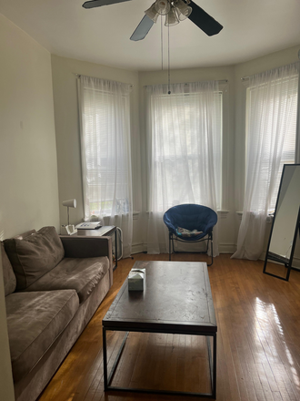 living room - 2 Bed 1 Bath apartment, walking distance from West and East campus