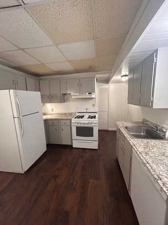 Kitchen - 2 Bedroom Unit with Big Yard Near Emory Duplex