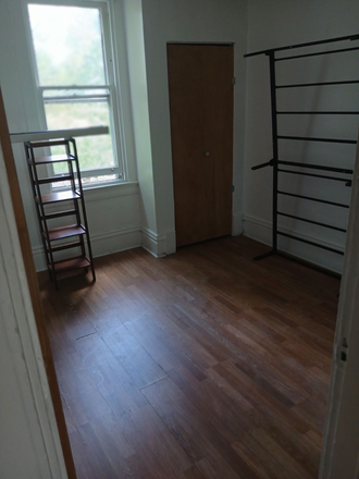 Second floor bedroom - Remodeled and spacious 5 bedroom and 2 full bath house for rent in Shadyside.