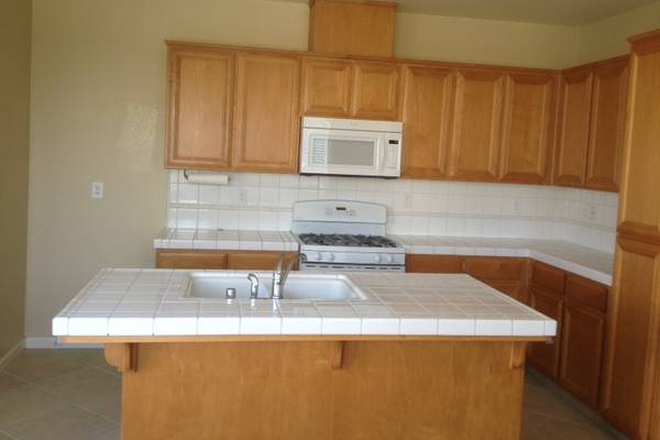 Kitchen - Spacial single family house, close to UC Merced