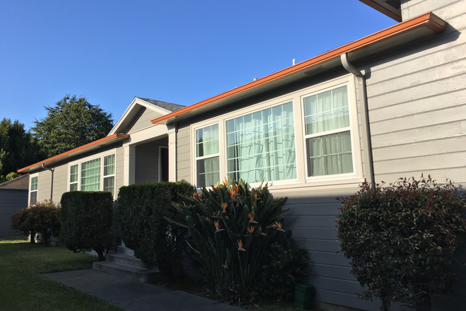 One level Duplex House - A sunny and spacious 3/1.5 house in the Central Berkeley