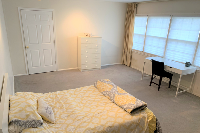 Furnished (can add/remove items as required) - LARGE ROOM IN SAFE NEIGHBORHOOD House