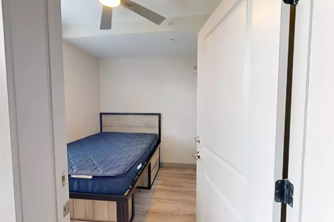 Bedroom - The Nine at College Park