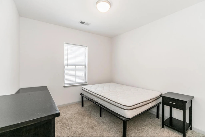 Photos taken from the 808 website - 808 West Apartments