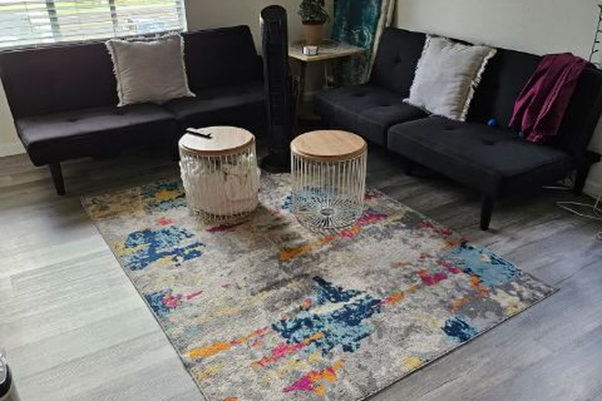 Great room with rug - University Meadows Condos across street to NAU
