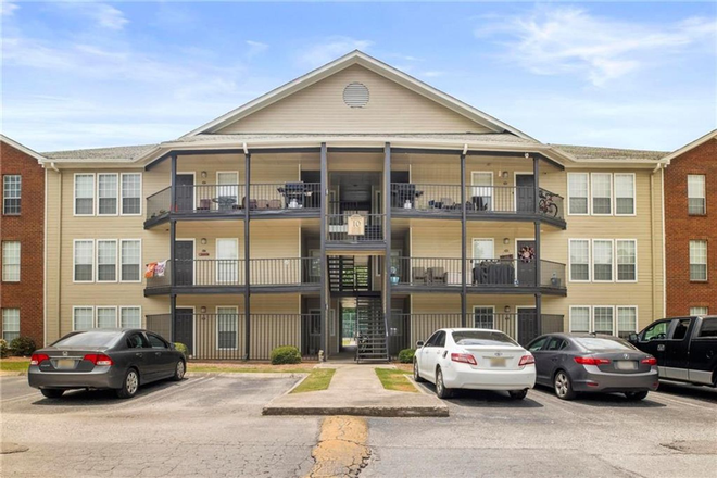  - Auburn Crossing 10-138
