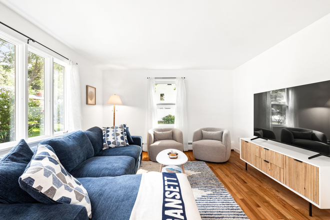 Living room - Gorgeous Cape NOW TAKING APPLICATIONS FOR THE 2026-2027 YEAR! House