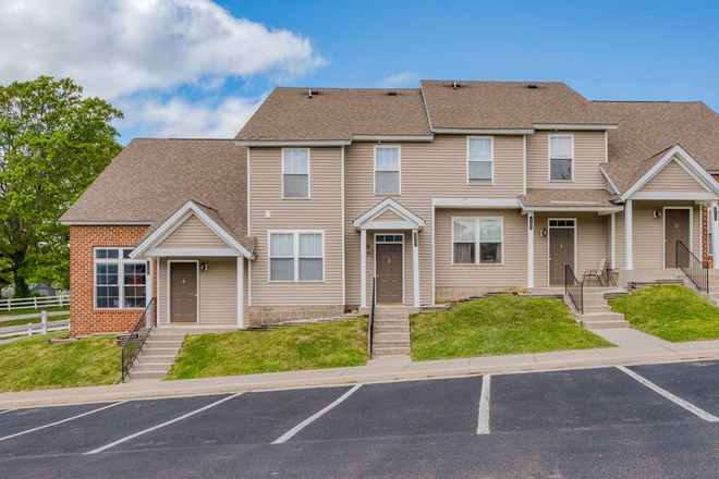 exterior of house - 2 bed 1 & 1/2 bath for fall of 2026-2027