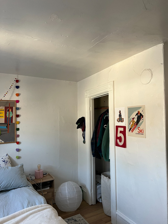 Bedroom, closet area - Apartment 15 Minute walk away from campus and 5 from downtown!