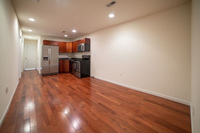 Living Room - OCP - Spacious 2 Bed 2 Bath On Quiet Safe Block Of Bouvier Apartments