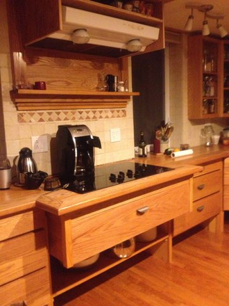 Kitchen South East - Cool secluded estate, acreage/ponds, private bath, laundry, close to everything House