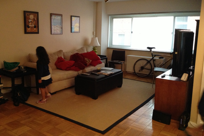 Family Room - $2,270 / RARE- (2) Bedroom - Chevy Chase, D.C/incl. util. (A/C) - by American Univ. Condo