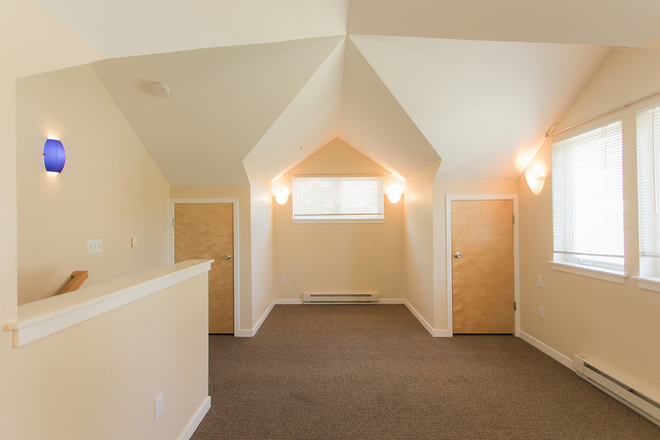 Bedroom - Prime Location Near Pearl St Duplex