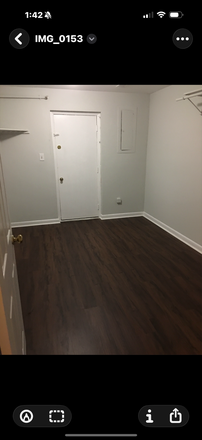 Bedroom in lower level - One bedroom available in town house walking distance to UMD Campus!
