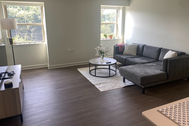 Living Room - Parkside at College Park Apartments