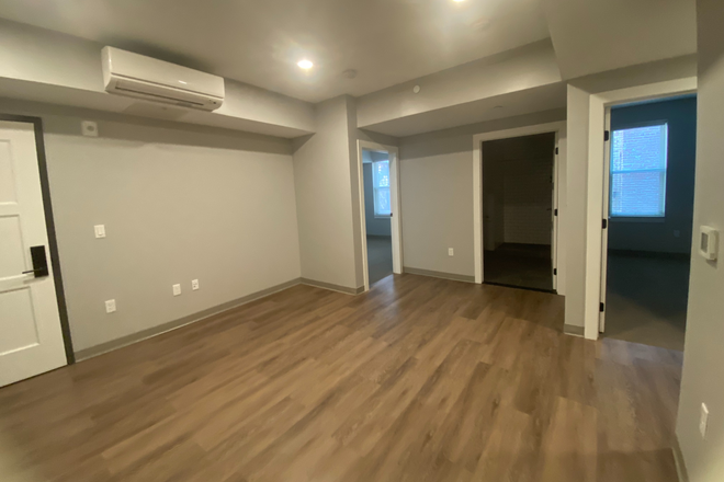. - New 2bed with living room on Hemenway