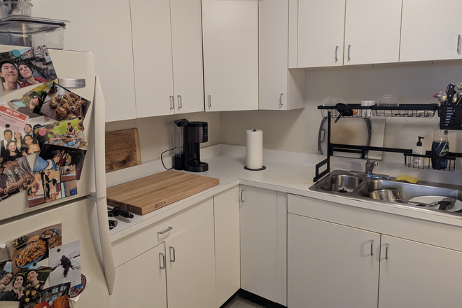 Fully stocked kitchen - 1 room in a 3-bedroom 1.5 bath 2 story apartment in Edgerton House