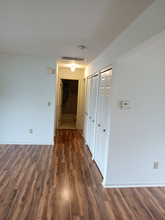 living room - 1BR apt-Clay St-Princeton