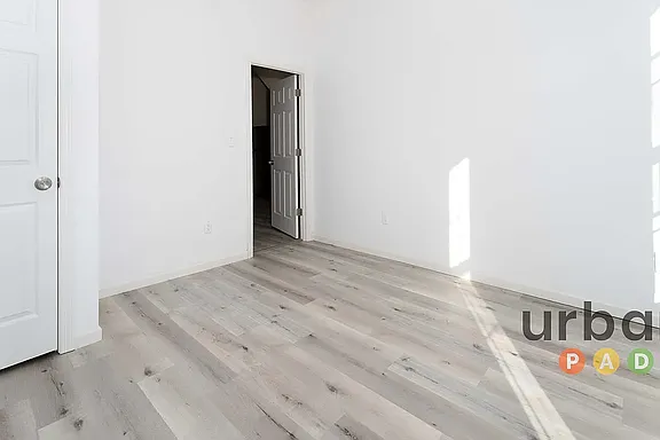 room 1 - URGENT 1 month Sublet in Prime Bed-Stuy Townhome