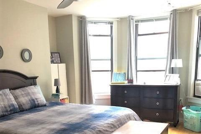 bedroom - Amazing One Bedroom in Kenmore Sq  large modern walk to Campus 9/1 Apartments