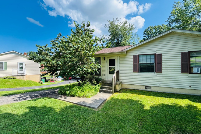  - 2 Bedroom 1 Bath Duplex