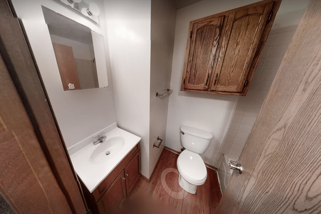 Bathroom - Granite Stratford I Apartments