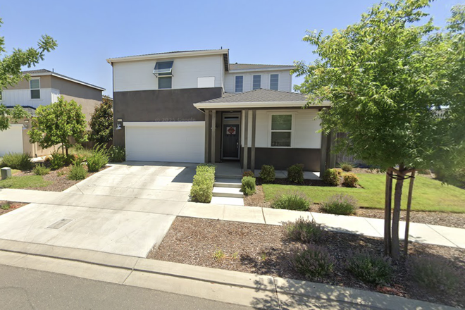 Street View - House in neighborhood close to campus