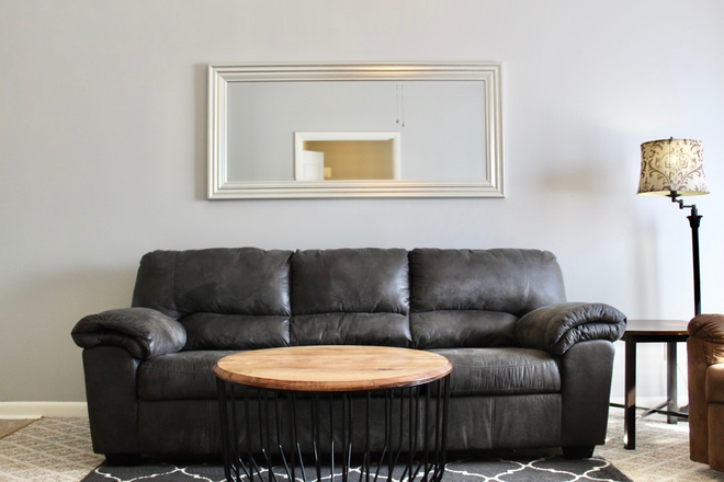 upstairs living room - Camden Townes -  1307 Bradley Dr. walking distance to JMU!