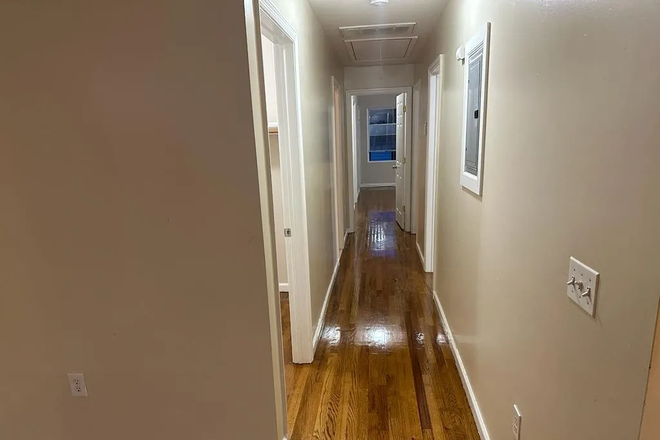 Hallway - 3-Bedroom Apartment for Rent – Perfect for Seton Hall Students Available Sept 5th