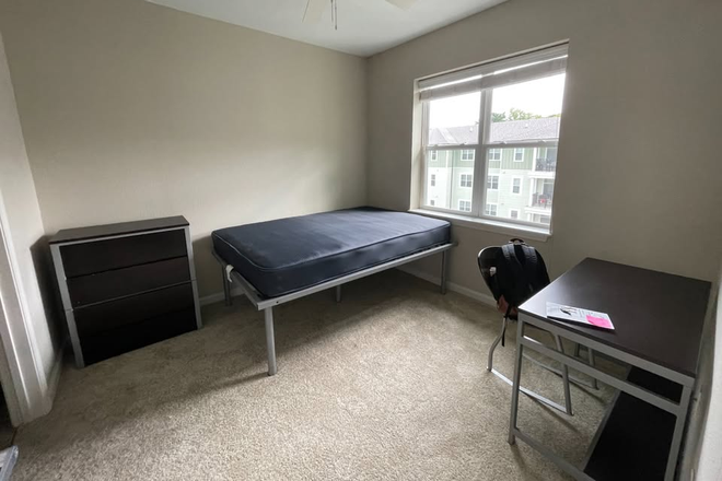 Bedroom - Lark Chapel Hill 2 Beds 2 Baths Apartment