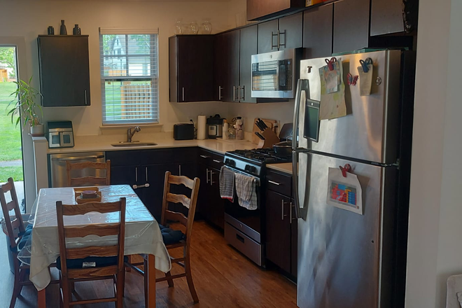 Kitchen - Relet:2BR thome for PU faculty/staff only-N. Stanworth Dr-Princeton
