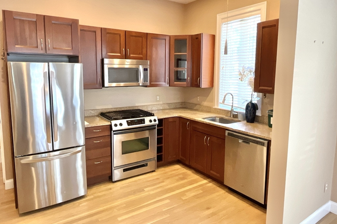 . - Renovated 2 Bed / 1 Bath w/ LAUNDRY IN UNIT! Available NOW!