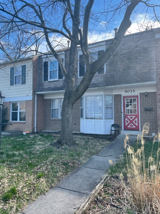 Townhouse - 4 Bedroom 2.5 Bath near UMD can ride a bike to campus and close to METRO