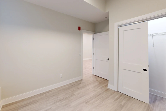 - - 4 beds 2 bath at Boston Theatre District Apartments