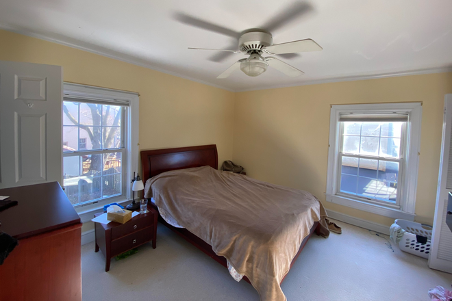 primary bedroom - Furnished 2BR apt-Maple St-Princeton
