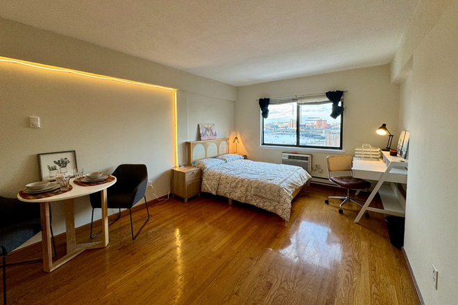 Bedroom - 1110 Commonwealth Ave