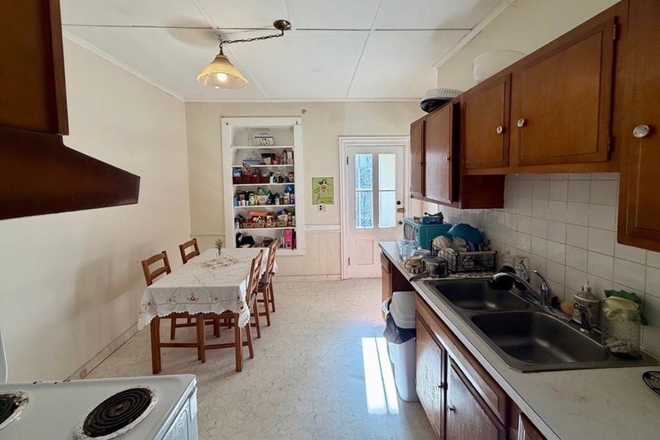 kitchen - North Prospect House close to campus