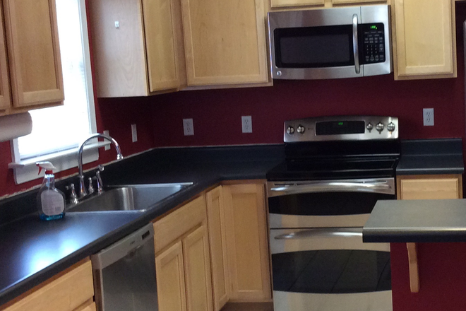 Kitchen - Prime location to VCU/MCV/VUU - Catherine St - Carver House