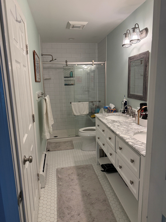 Master Bath - 2 bedroom townhome on bike bath with lake views
