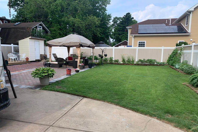 Outdoor space for enjoying a beautiful day - Student /Working Professional Housing