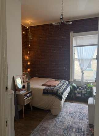 Bedroom - Cozy house close to Pearl St and campus - Women Only