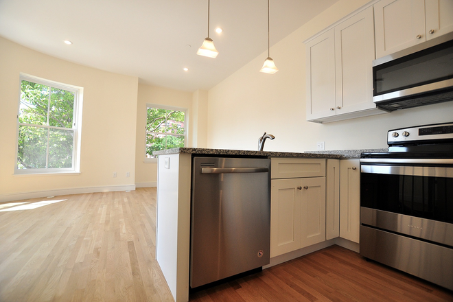 Kitchen - Beacon St 3 Bed 2 Bath Fenway Mins to Campus