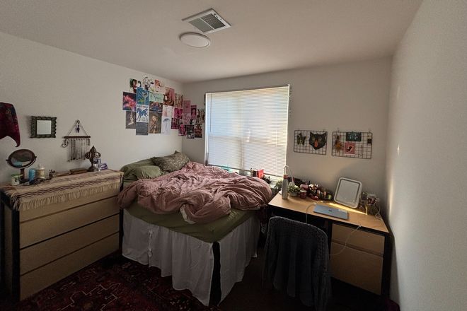 Bedroom - F South Campus Commons #4 (4 x 2)