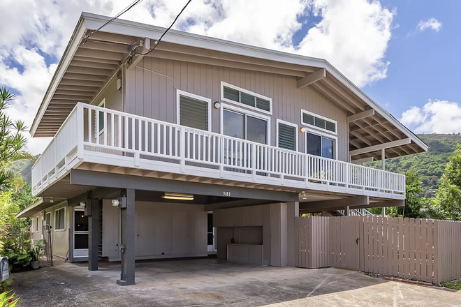 Upstairs unit with entrance to the right - Private fully renovated 2 bed 1.5 bath