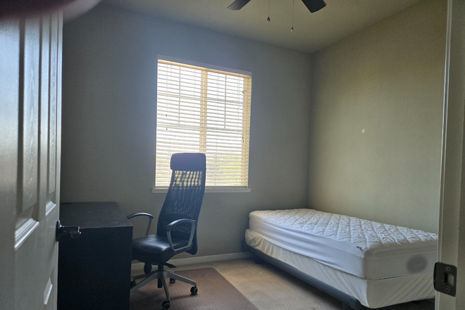 Room B - Room for rent