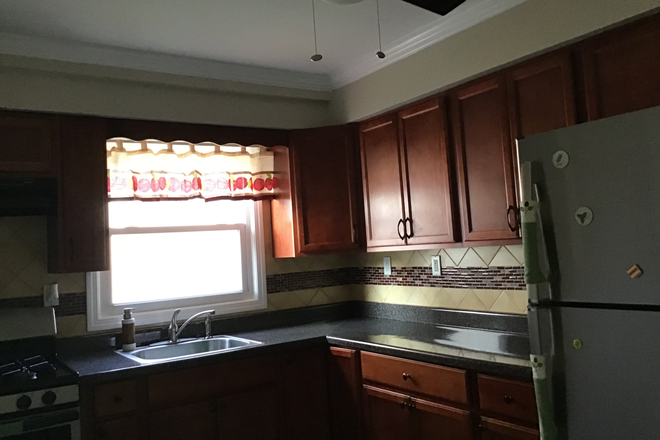 Kitchen - 383 Maple Ave Uniondale House