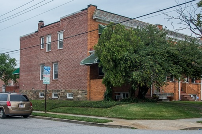 exterior - Renovated townhouse walking distance to Bayview