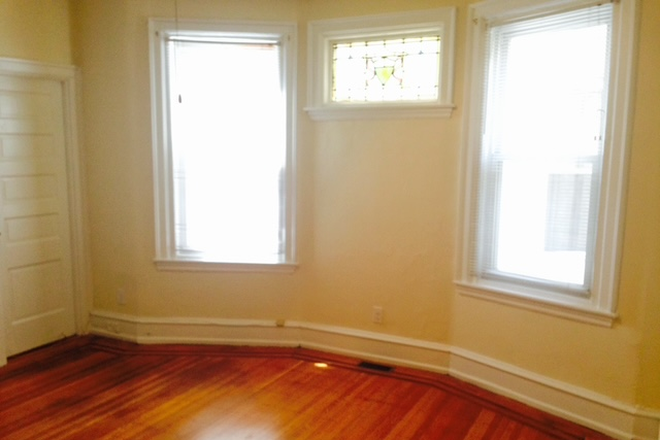 living room - Tons of light, safe & secure -  private bathroom & kitchenette in this great shared unit Apartments