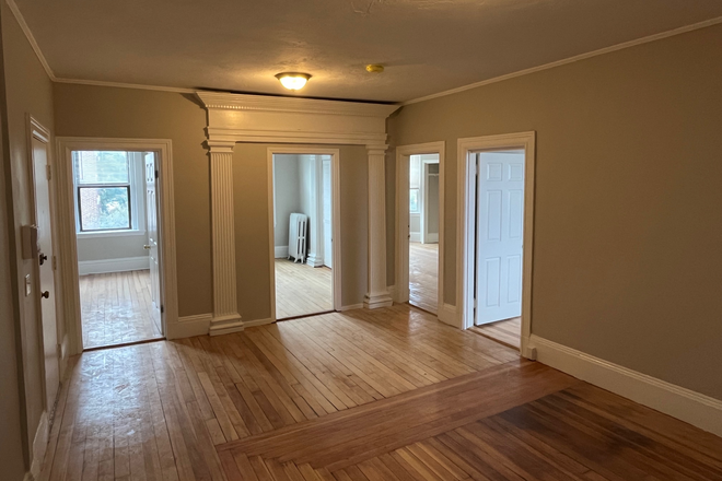 Call NOW for showings! 617-236-8550 - GLENVILLE AVE - FLOOR THRU 5BR/1BA NEAR HARVARD AVE MBTA FOR *9/1/2026* W/ H&HW INC, IN UNIT LNDRY!